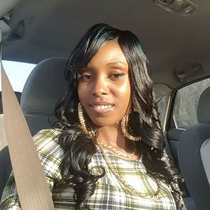 Meet your Posher, Claudia